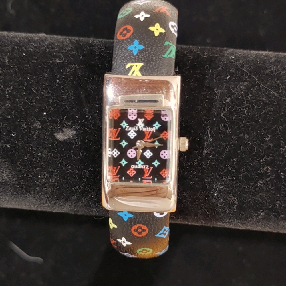 Louis Vuitton Vintage Ladies Takashi Muraka watch